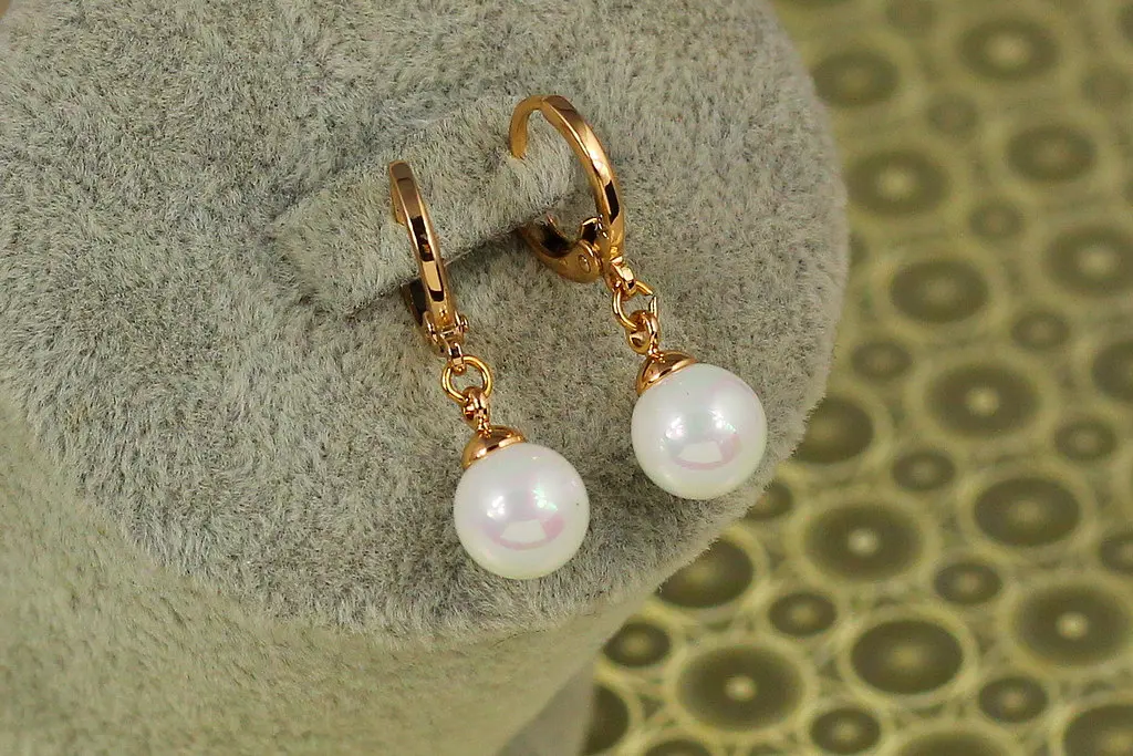 Сережки підвіски Xuping Jewelry кульки з перлами 8 мм 2,7 см золотисті - фото 3