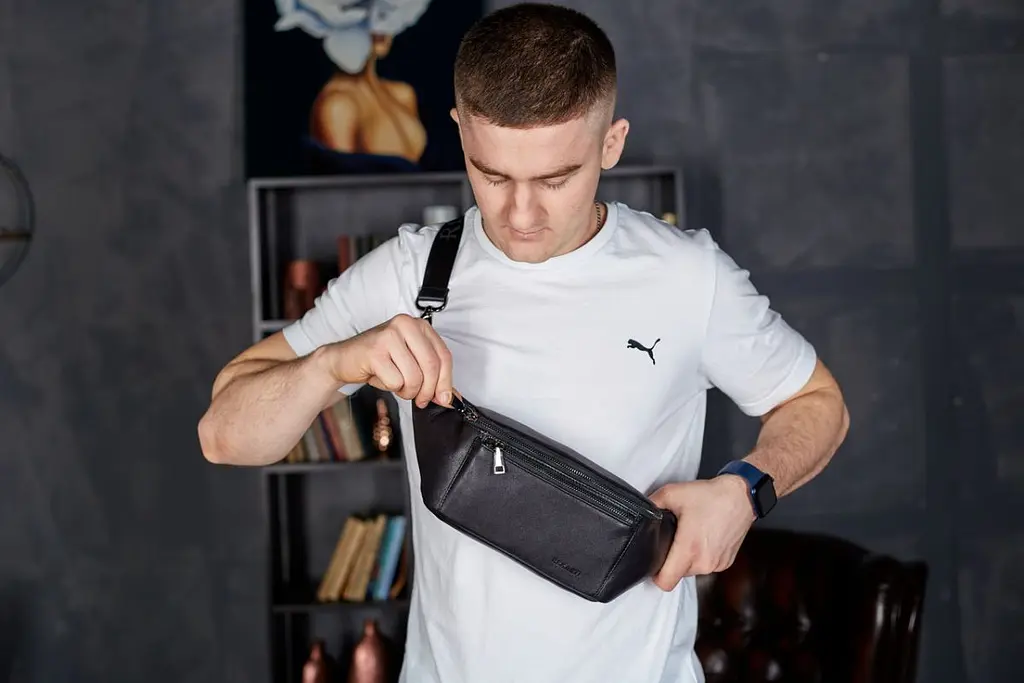 Сумка-бананка для телефону Tiding Bag 11х25х8 із натуральної гладкої шкіри TD-31848 чорна 25 см - фото 7