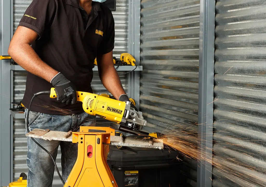 DeWALT Шліфмашина кутова DeWalt 2200Вт 230мм 6600об/хв 5.2кг - фото 9