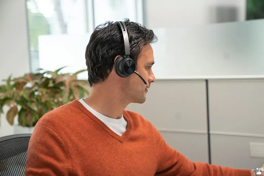 Гарнітура Poly комп'ютерна стерео On-ear Voyager Focus 2 USB-A Bluetooth всеспрямований ANC Acoustic fence чорний (76U46AA) - фото 6