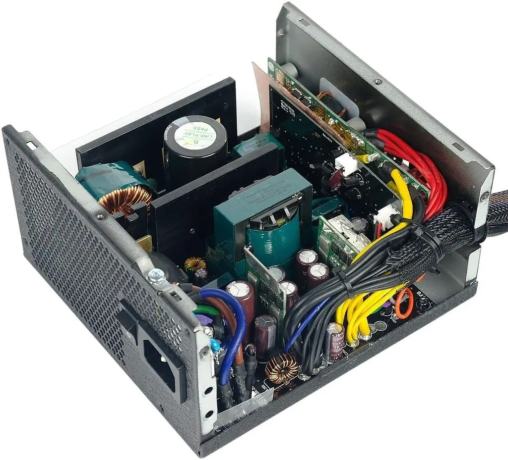 Блок живлення Chieftec Navitas GPM-1000C 80+ Gold (GPM-1000C) Black Б/в - фото 5