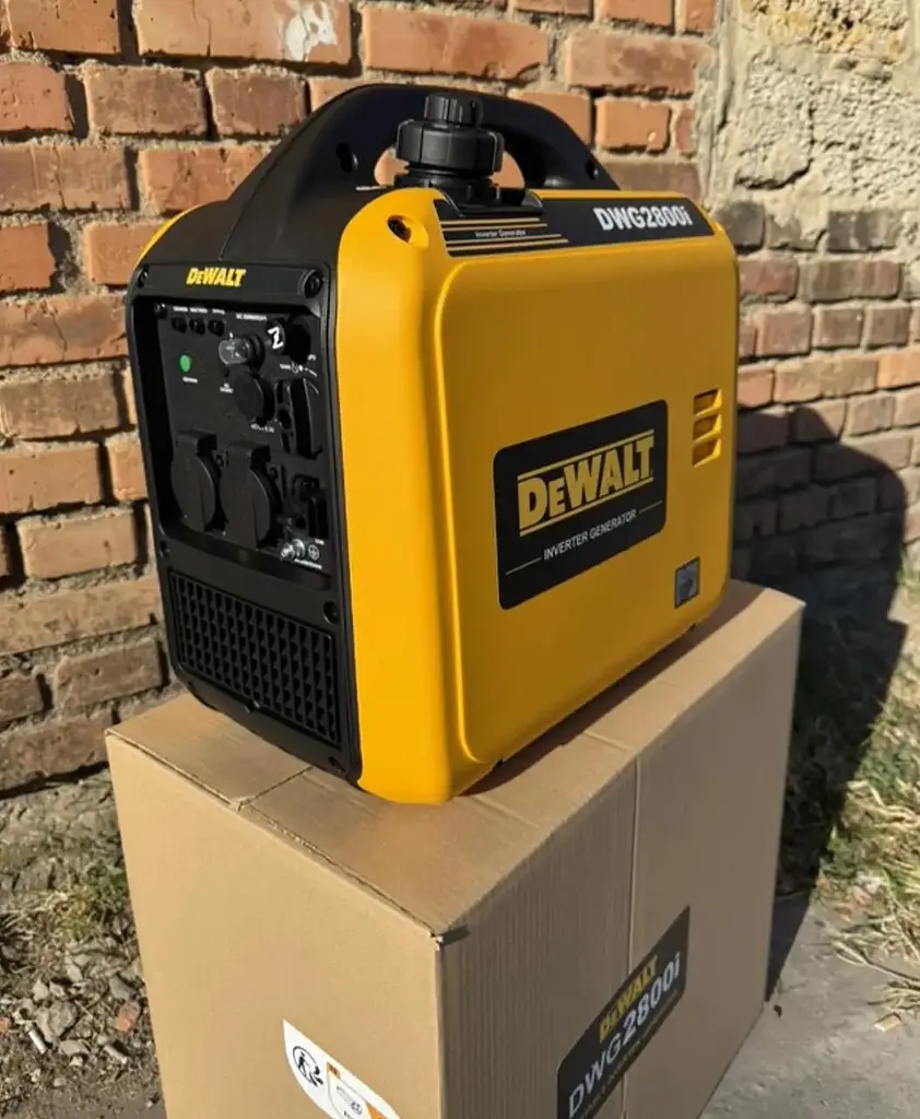 Інверторний Генератор бензиновий DeWalt DWG2800i 2.8 кВт мідна обмотка ручний стартер  - фото 2