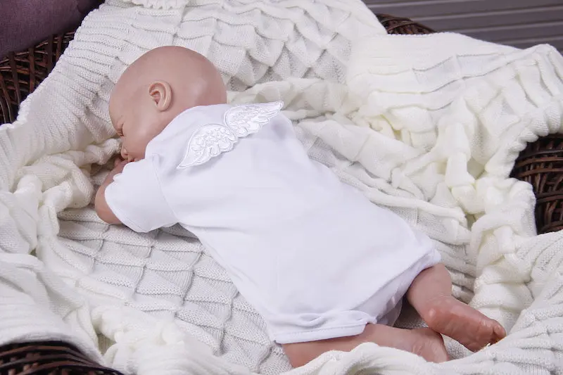 Набір на виписку та хрестини боді + шкарпетки "Ангел" зріст 68 см Brilliant Baby Білий - фото 6