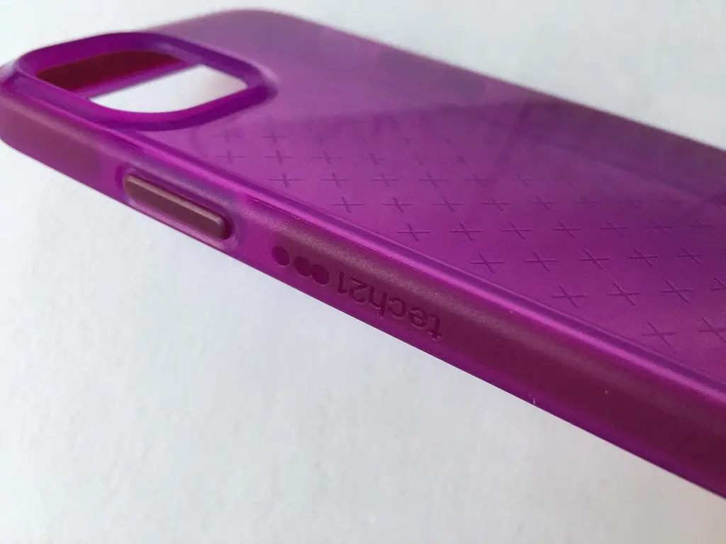 Протиударний чохол з антимікробним покриттям Tech21 Evo Check для iPhone 12 Pro Max (6.7") Mystical Fuchsia - фото 7
