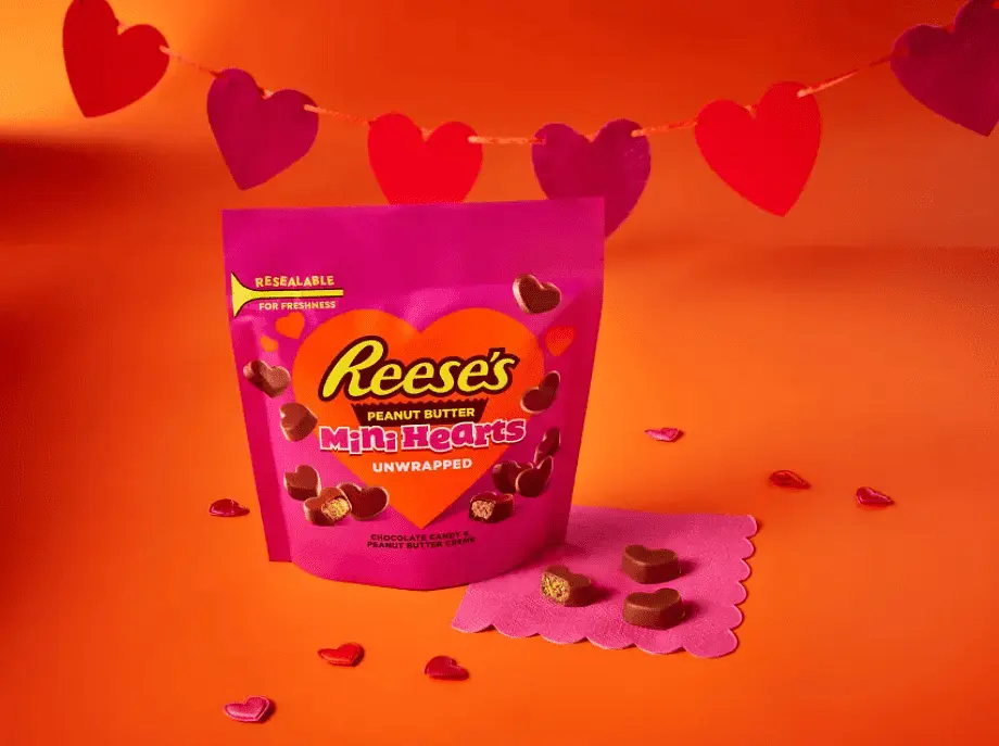 Шоколадні цукерки Reese's Unwrapped Mini Hearts Valentine's Day Peanut Butter 215г - фото 4