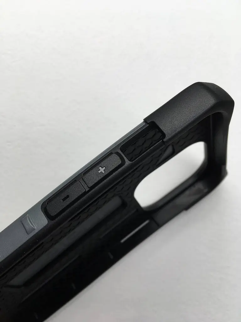 Оригінальний протиударний чохол UAG Pathfinder для iPhone 13 Pro Silver (113157113333) - фото 4