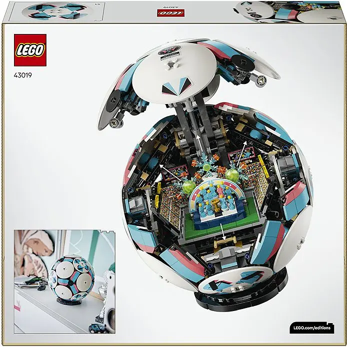 Конструктор LEGO Editions Football Футбольный мяч 1498 деталей (43019) - фото 3
