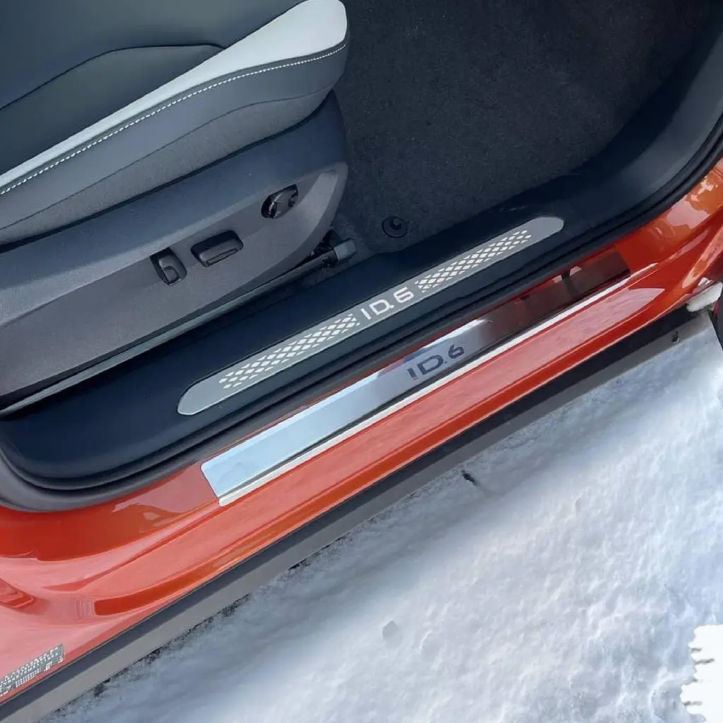 Накладки на пороги для Volkswagen ID.6 2021- Нержавіюча сталь із загином та Логотипом 4 шт (Premium P-VW57) - фото 3