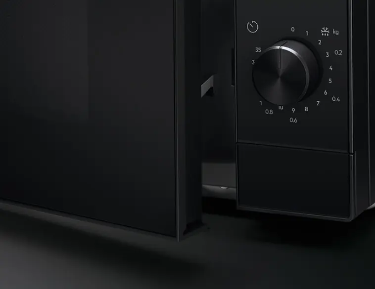 Мікрохвильова піч Electrolux 20л 800Вт гриль чорний - фото 3