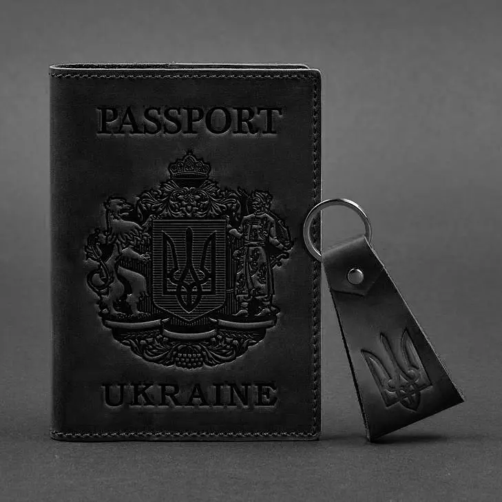 Подарунковий набір шкіряних аксесуарів з українською символікою чорний - фото 5