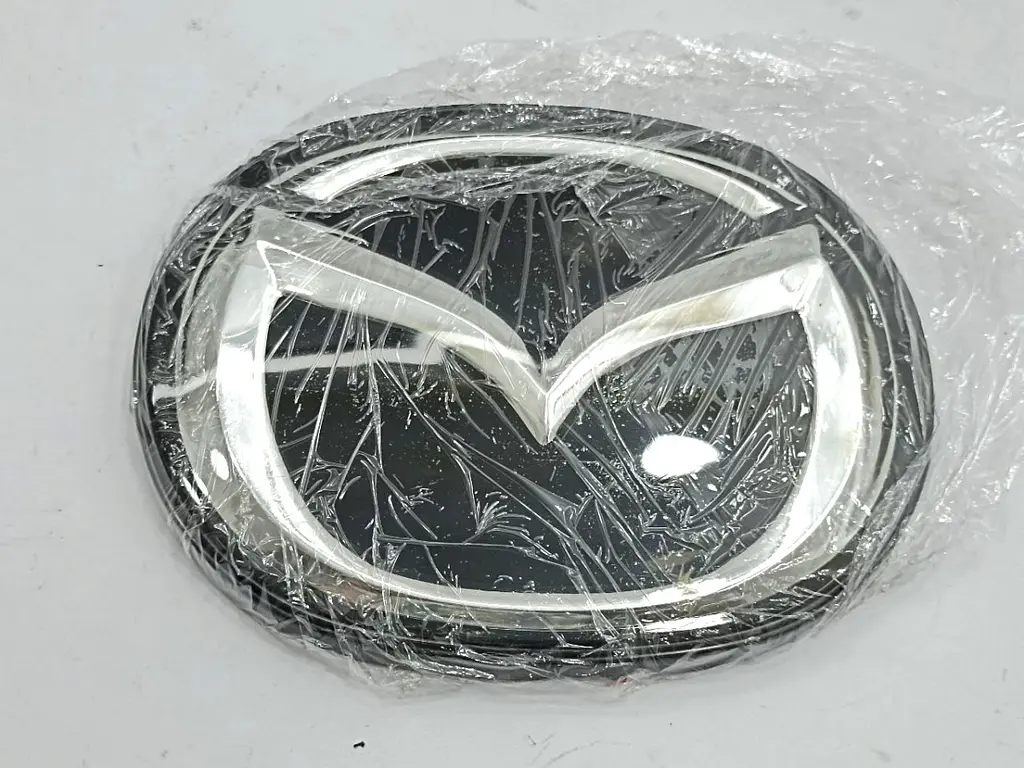 Емблема решітки Mazda CX-4 (2016-2019р) чорна+хром 142х110 мм під склом (на скотчі) - фото 4