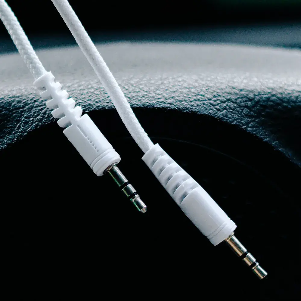 Кабель мультимедійний 3.5mm M to 3.5mm M 1.0m white XQISIT (4029948026954) - фото 3