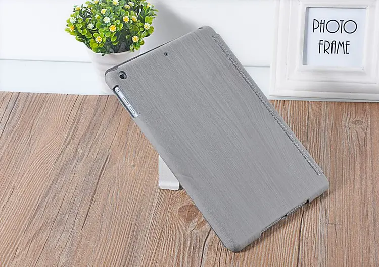 Чехол Remax для iPad Air/2017/2018 Wood Grey - фото 3