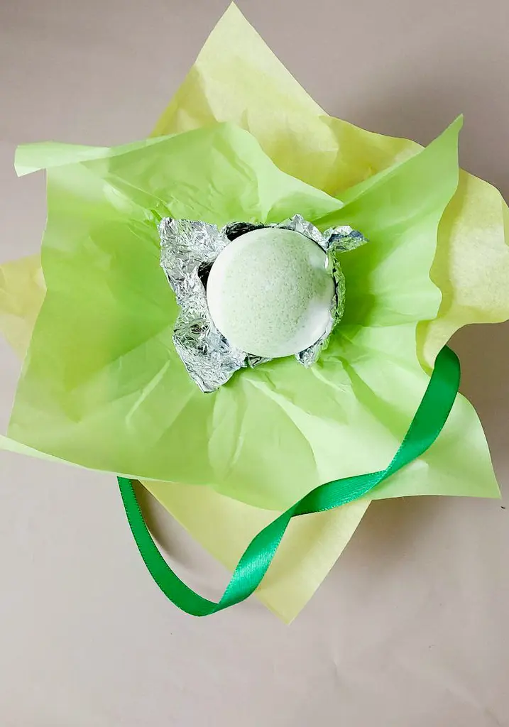 Бомбочка-гейзер для ванни Svich Shop Iren Osadcha Яскрава нота лимона 180 г - фото 3