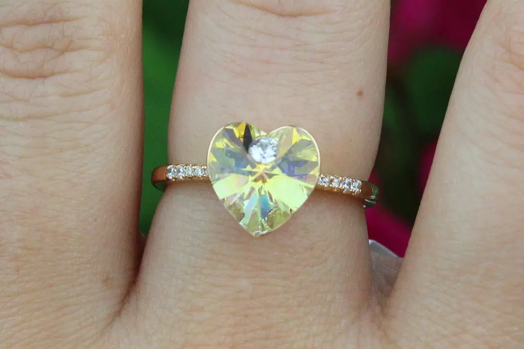 Кільце Xuping Jewelry сердечко Сваровскі біле хамелеон р 16 золотисте - фото 3
