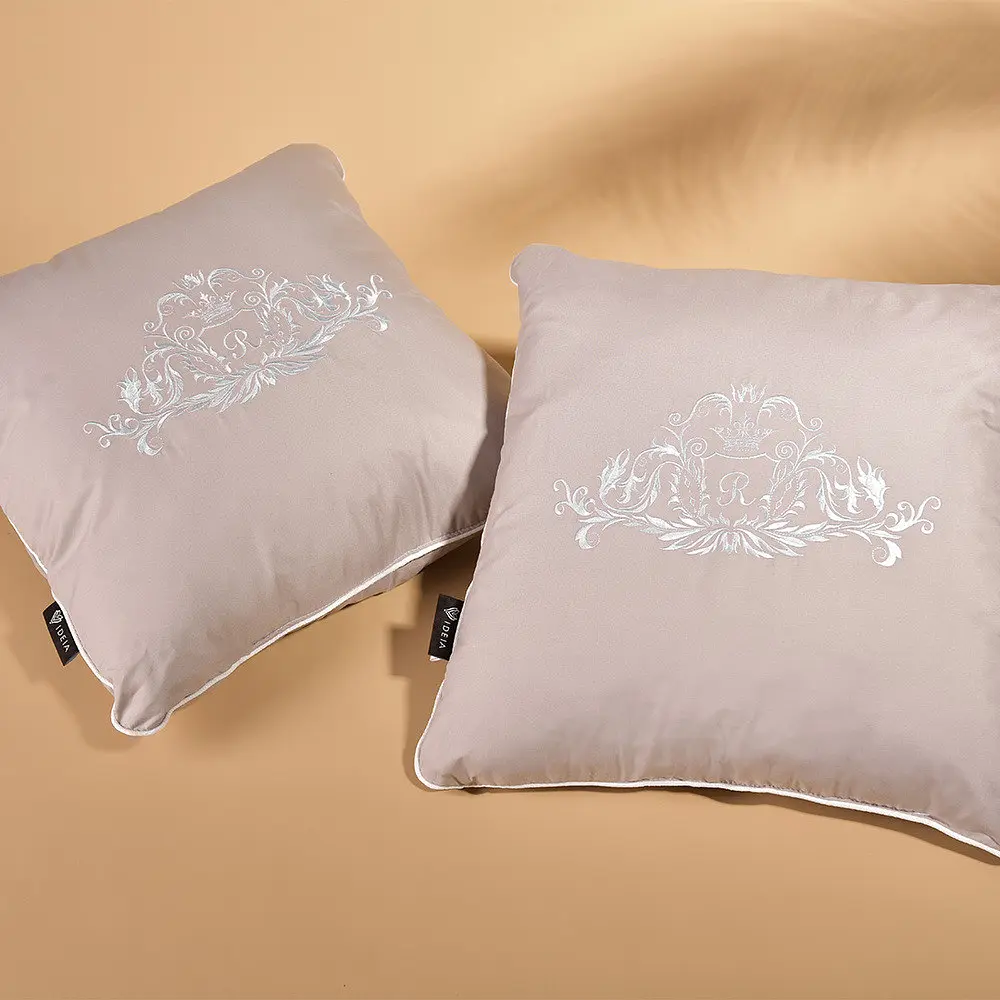 Подушка декоративна IDEIA 45х45 - Royal з вишивкою світло-сіра - фото 4