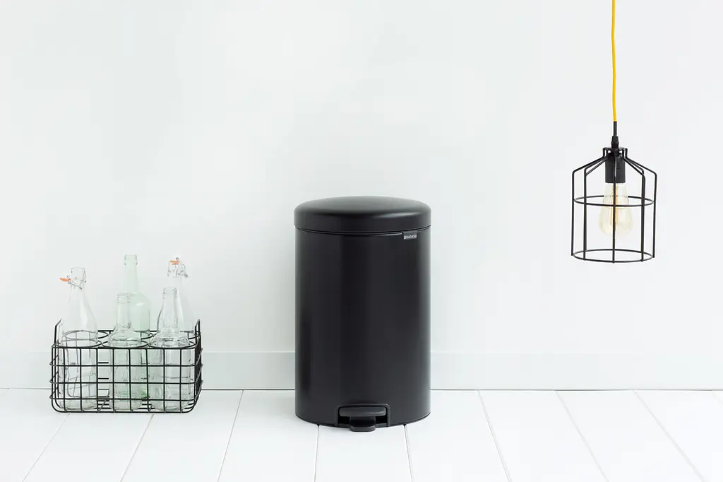 Бак для мусора Brabantia Pedal Bin, черный матовый, 20 л (114106) - фото 4
