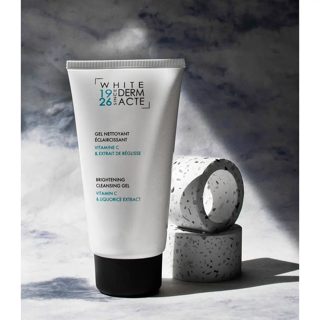 Осветляющий очищающий гель Academie White Derm Acte Brightening Cleansing Gel 150 мл (3145078310006) - фото 3