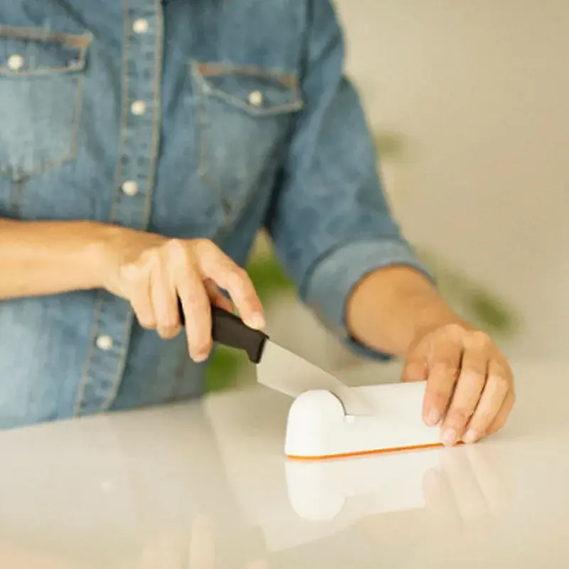 Точило для ножів Fiskars Functional Form біла (1014214) - фото 2