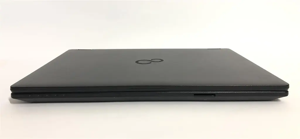 Ноутбук Fujitsu Lifebook E548 / 14" FullHD IPS / i3-7130U / 8GB / 256GB SSD / 4G/LTE / Win10Pro - Б/в - фото 7