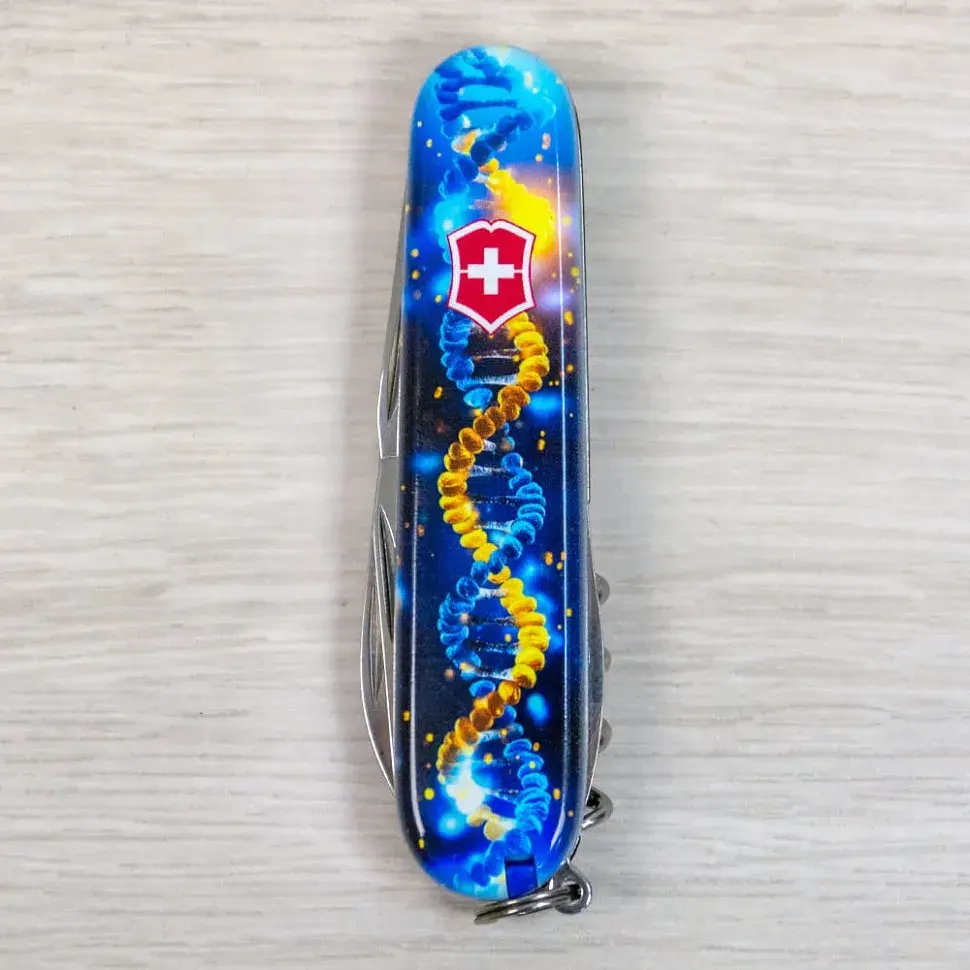 Складаний ніж Victorinox SPARTAN UKRAINE ДНК Українця 1.3603.3.T3270pw - фото 10