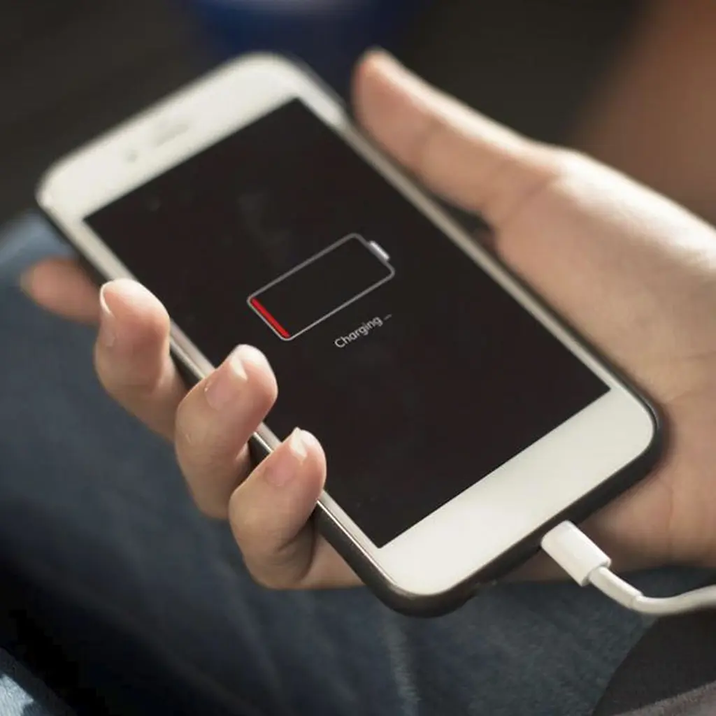 Мережевий зарядний пристрій Euroelectric USB-A+Type-C 30W QC3.0 білий (Charger-30/30W) - фото 4
