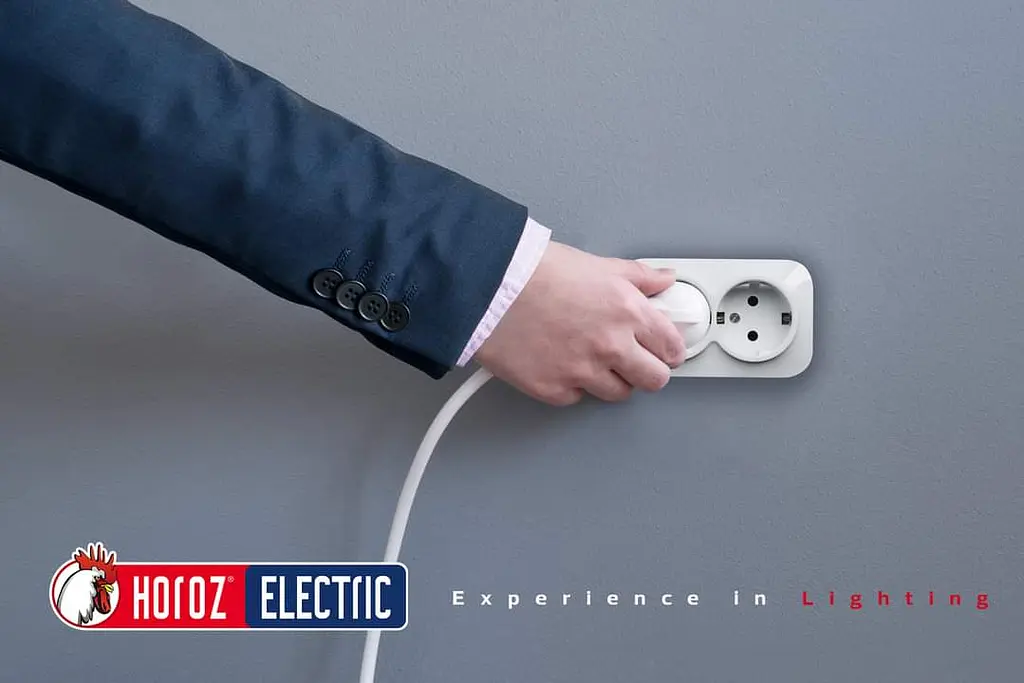 Розетка HOROZ ELECTRIC Eva, подвійна накладна, з заземленням, біла - фото 3