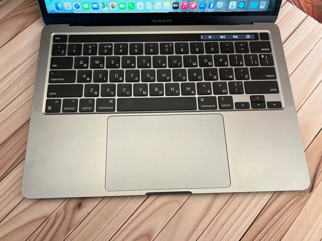 Ноутбук Apple MacBook Air 13" 2020 A2337 M1/16/256 (C02GN1FMQ05N) Б/в - фото 2