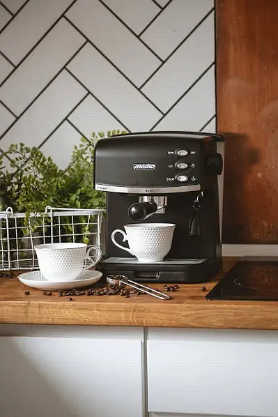 Кофеварка рожковая Mesko MS 4409 15 бар капучинатор стильная 850 Вт черная - фото 5