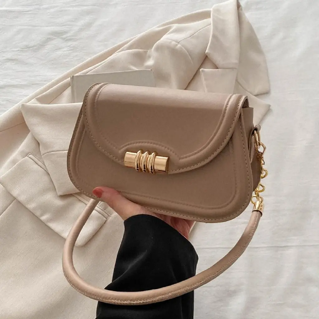Сумочка через плече каркасна із клапаном Lilly P4-8420B біж - фото 5