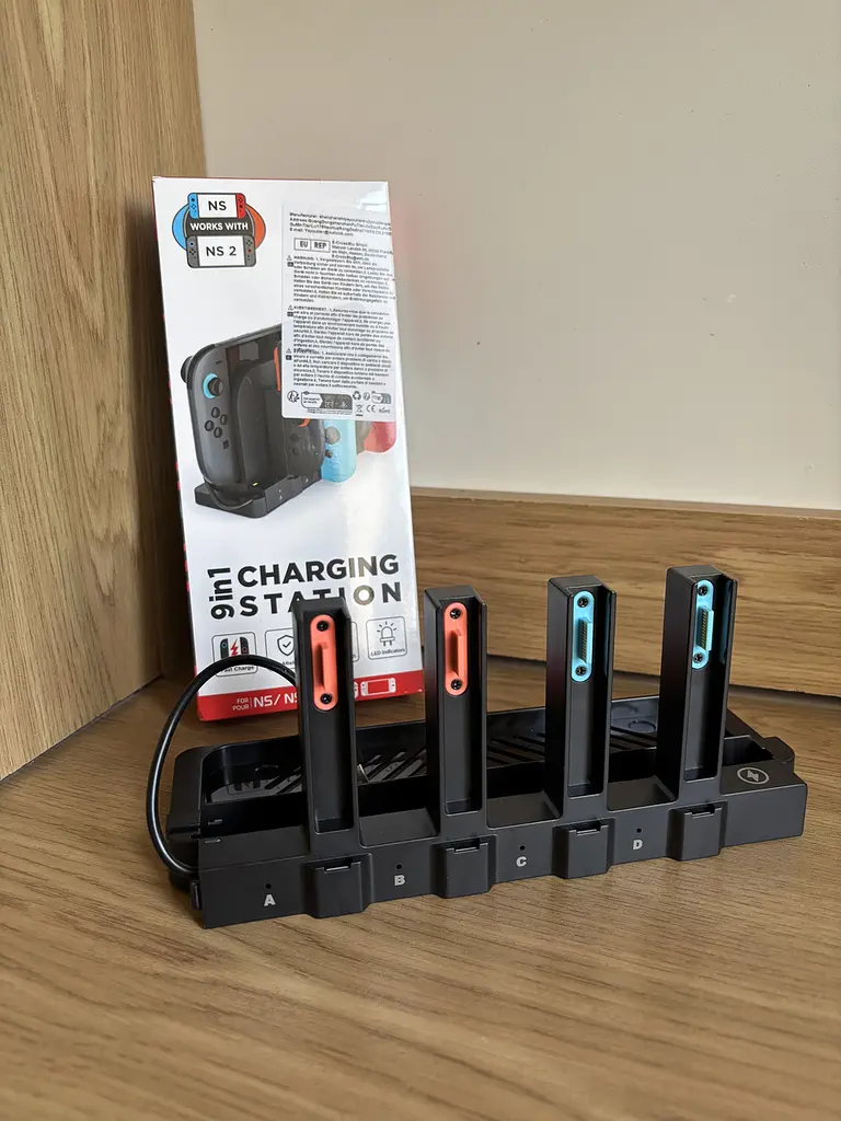 Зарядна док-станція YUANHOT 9-в-1 для контролерів Nintendo Switch 2, OLED, Original, Joy-Con двоспрямована магнітна станція чорна (SKU-032) - фото 8