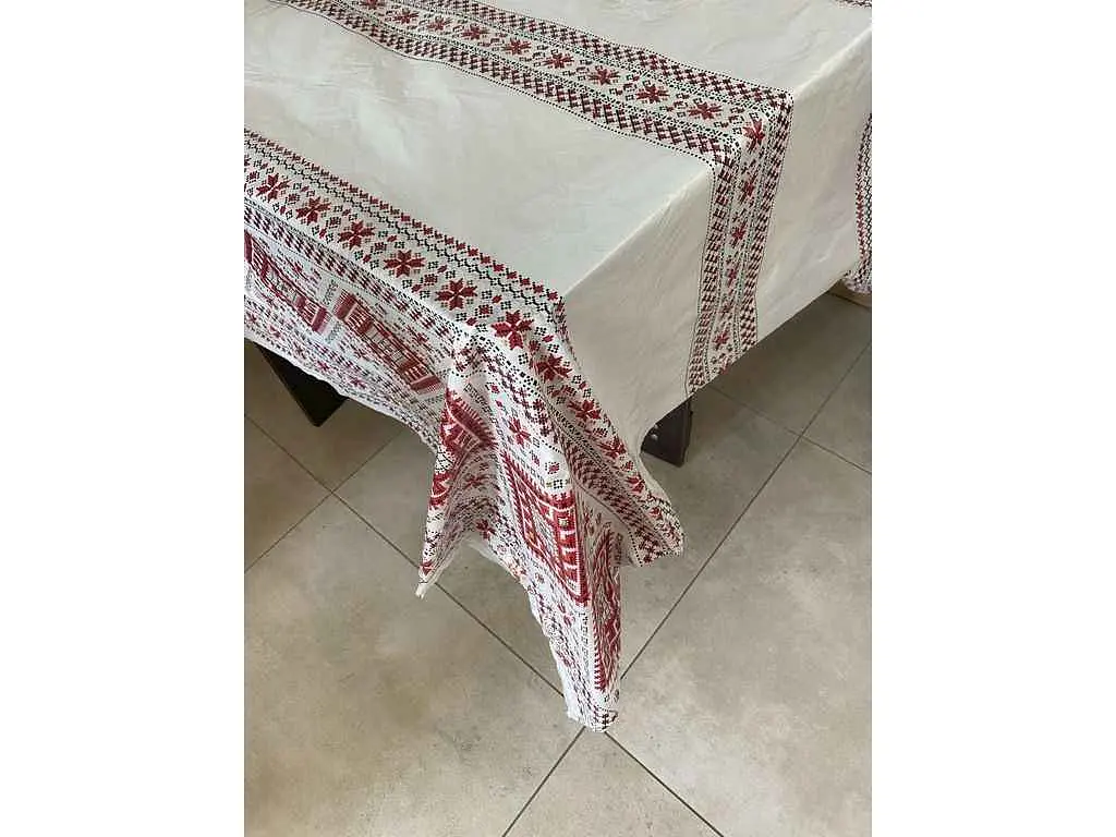Клейонка SELENA без основи 1,2м х 50м д/столу х тонка, "Вишиванка червона"