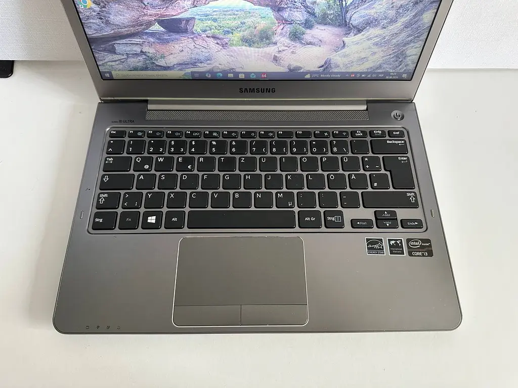 Ноутбук Samsung 530U 13.3" (i3-3217U / 8GB / SSD 80GB) б/в - фото 3