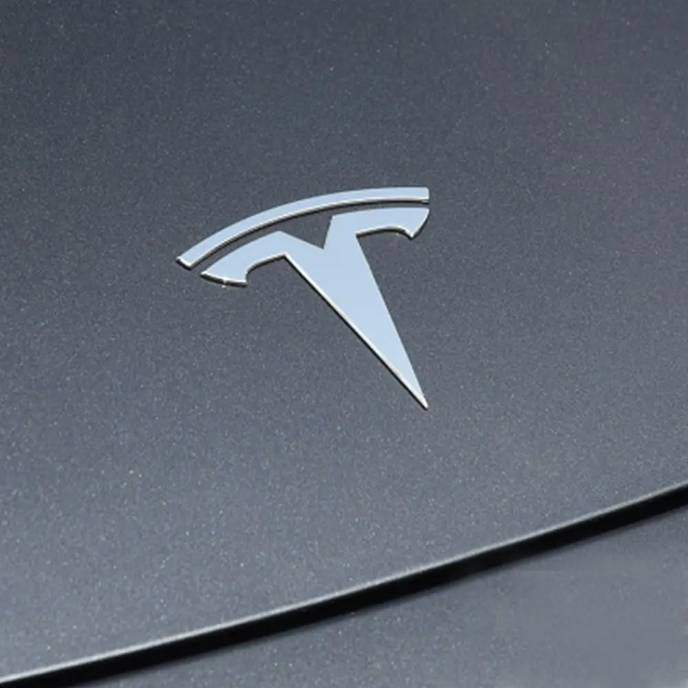 Емблема Tesla Хром 77 мм Пластик на скотче (Завод) - фото 3