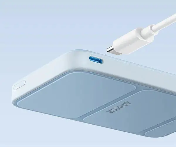 Магнітний павербанк Anker 622 MagGo 5000 mAh 12 W з бездротовою зарядкою та підставкою блакитний - фото 2