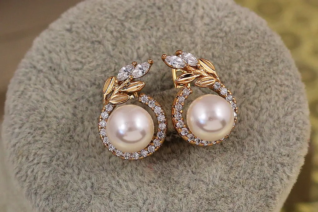 Сережки Xuping Jewelry Лаври з перлинами 1,6 см золотисті