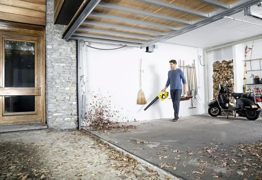 Повітродув садовий акумуляторний Leaf Blower LBL 4 36В 330куб/год 2.2кг без АКБ та ЗП Karcher teh0016546 - фото 4