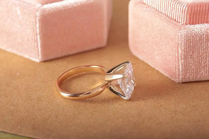 Каблучка з червоного та білого золота з квадратним каменем 18 K-0271 - фото 7