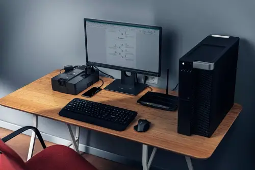 Джерело безперебійного живлення Trust Maxxon 800VA UPS, Black, встроенный аккумулятор, 6 розеток, защита от перенапряжений (IEC) (23326) - фото 5