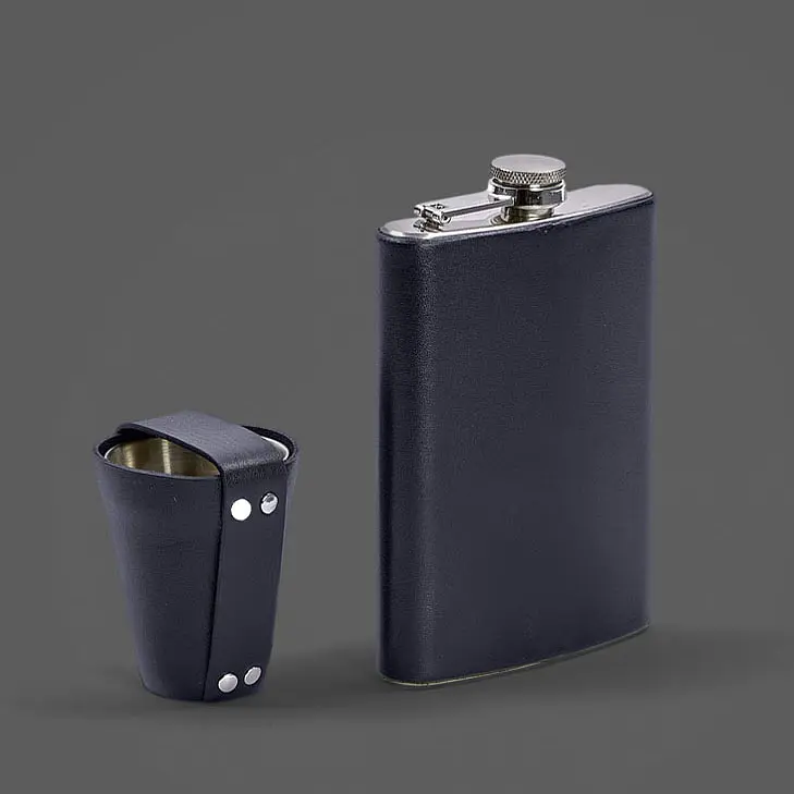Набор с флягой и рюмками в кожаном чехле темно-синий. - фото 4