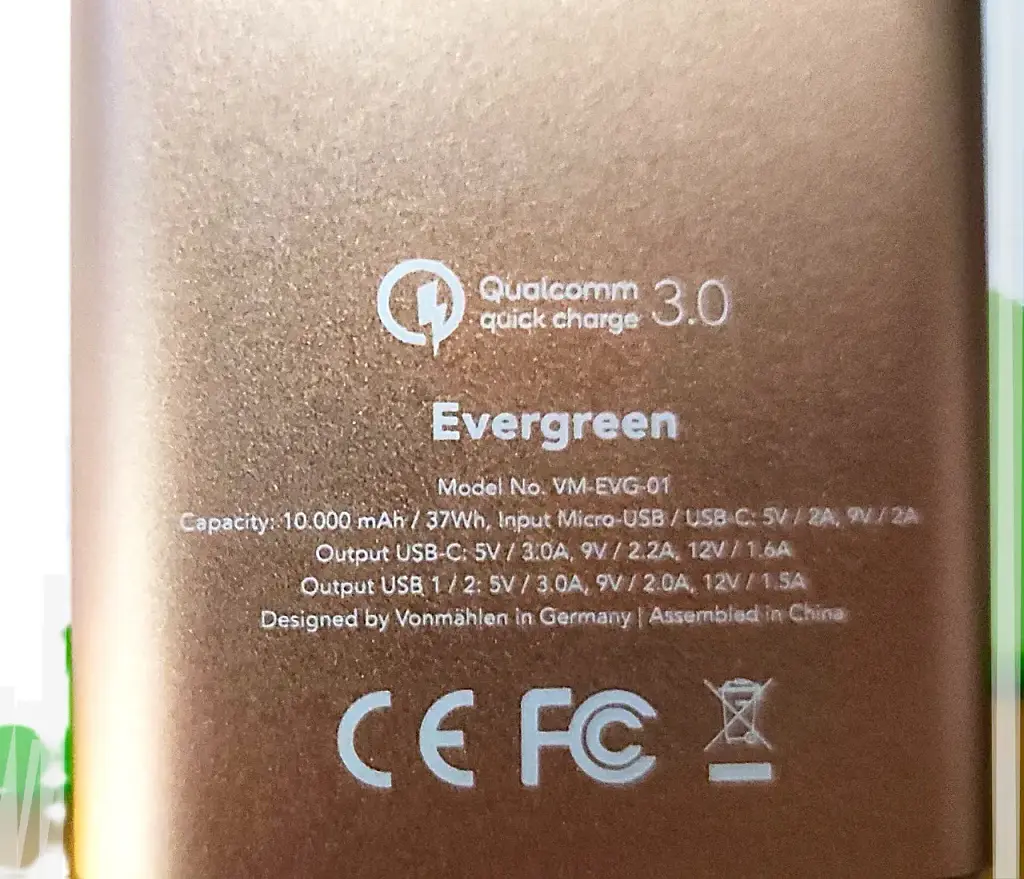 Портативное зарядное устройство Vonmählen Evergreen 10000mAh (вход: MicroUSB+Type-C, выход: Type-C, 2*USB) Rose Gold - фото 5