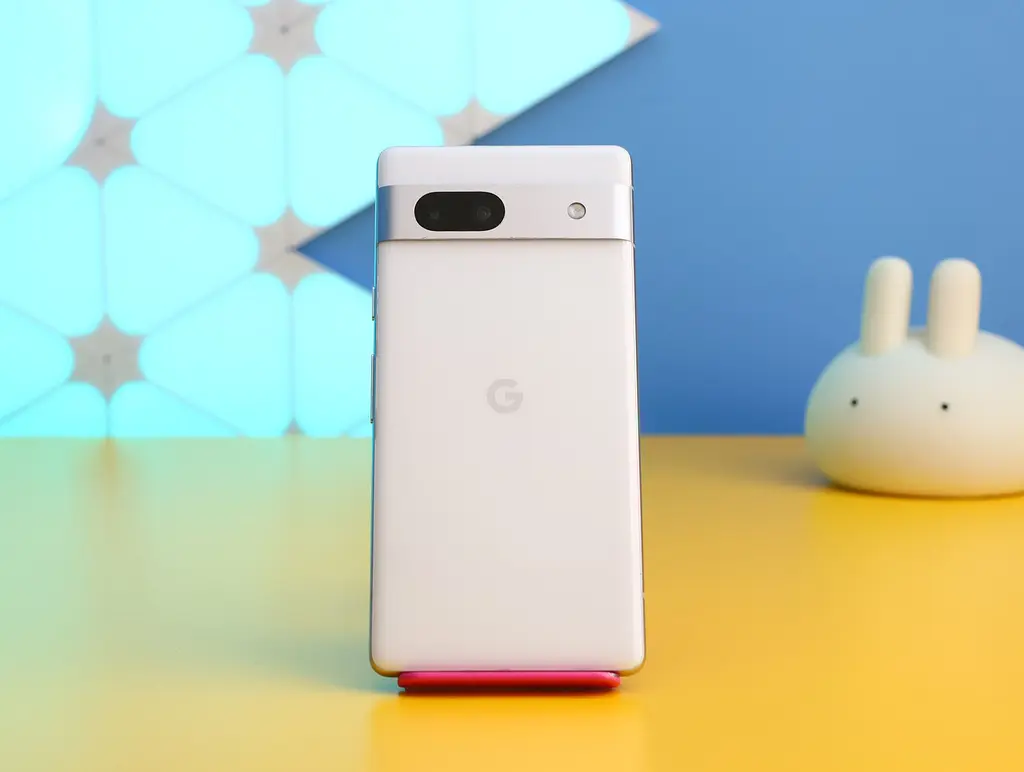 Смартфон Google Pixel 7a 8/128GB Snow Б/В [161996] - фото 6