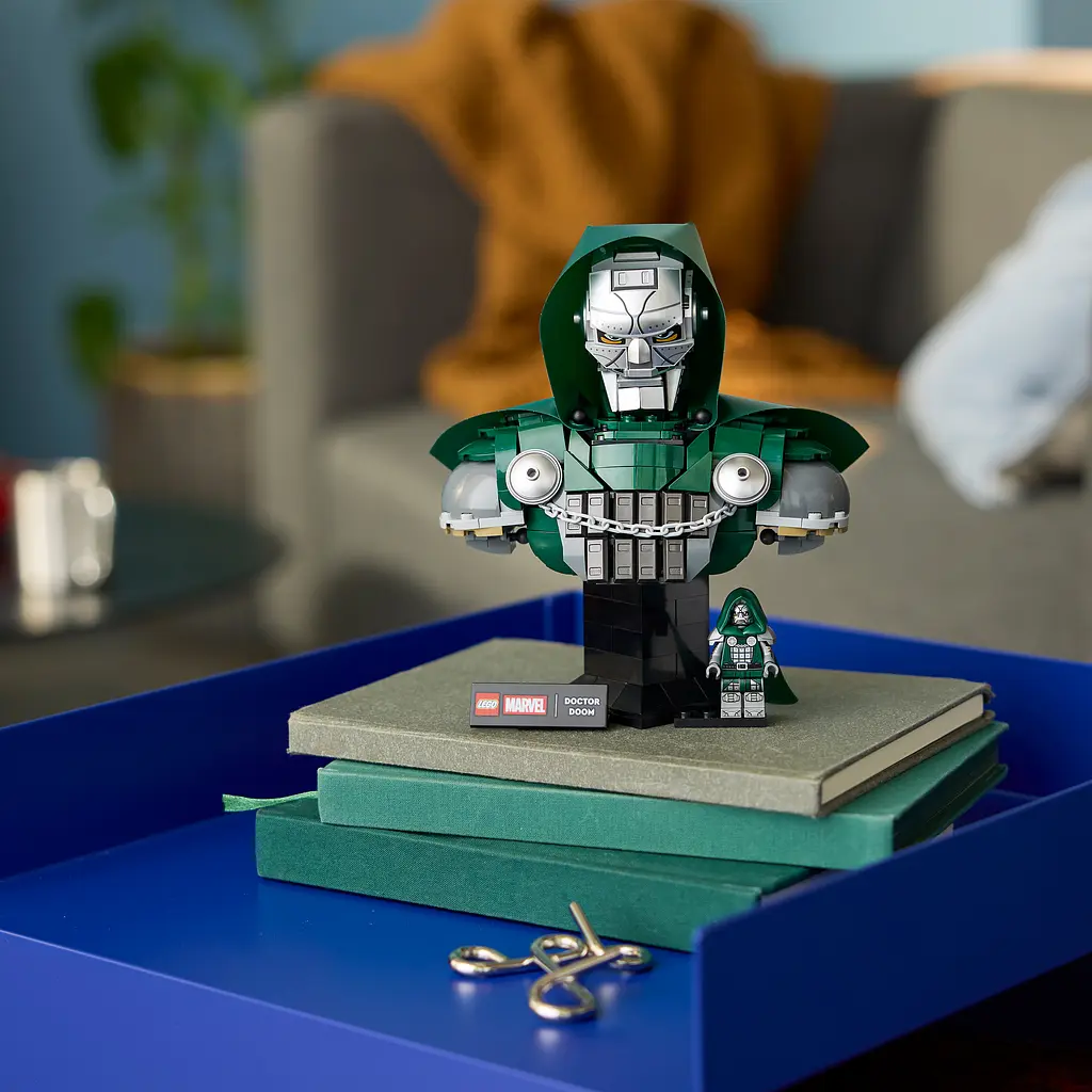 Конструктор LEGO Super Heroes Marvel Бюст Доктора Дума 379 ел. (76345) - фото 11