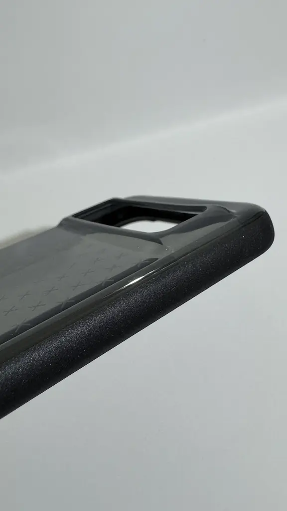 Оригінальний протиударний чохол Tech21 Evo Check для Google Pixel 8 Smokey Black - фото 3