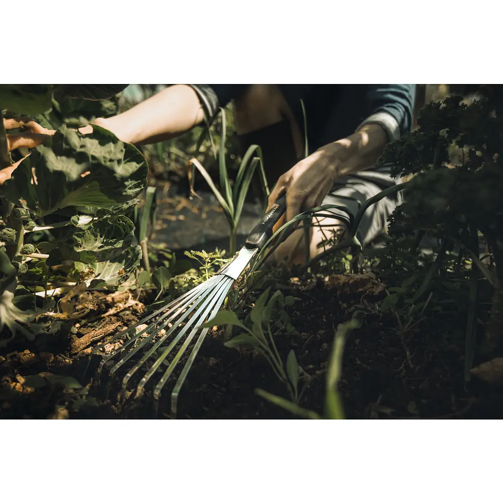 Граблі ручні Fiskars Xact™ 12 см (1027044) - фото 3