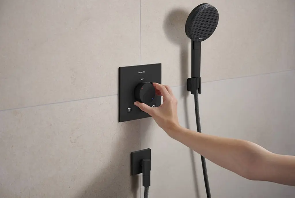 Шлангове під'єднання Hansgrohe FixFit Fine E зі зворотнім клапаном matt black 28883670 - фото 3