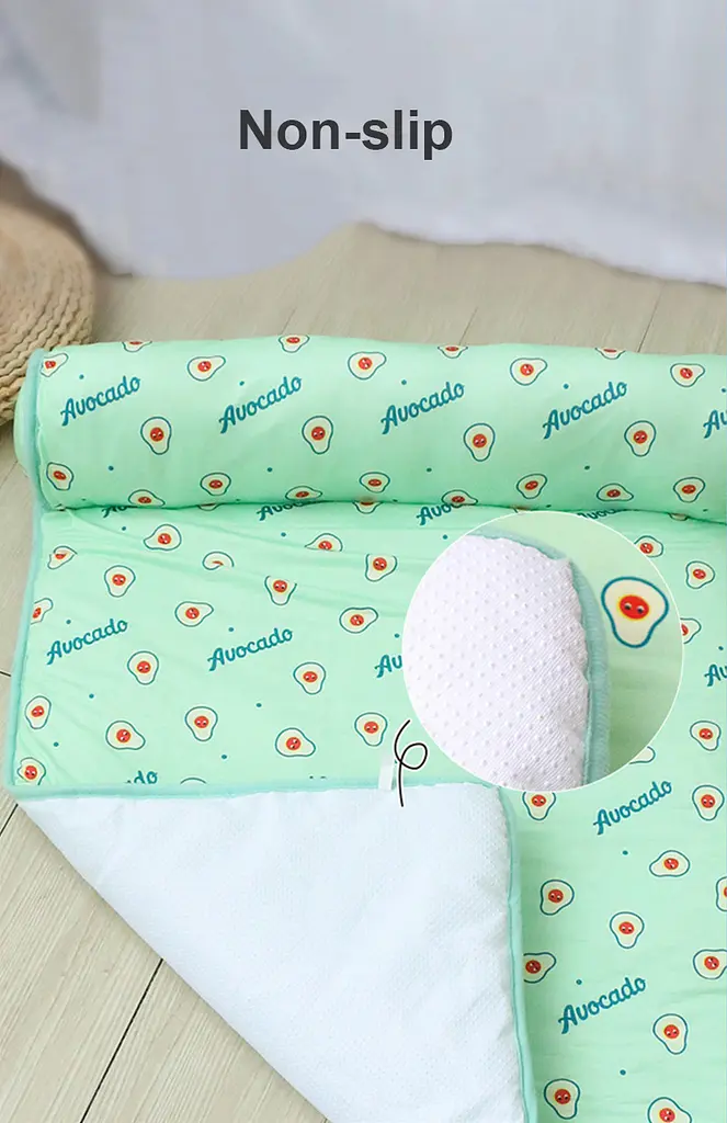 Підстилка, що охолоджує, з подушкою Derby Ice Silk Summer Pet Cooling Mat Avocado для домашніх тварин 40х60 см - фото 6