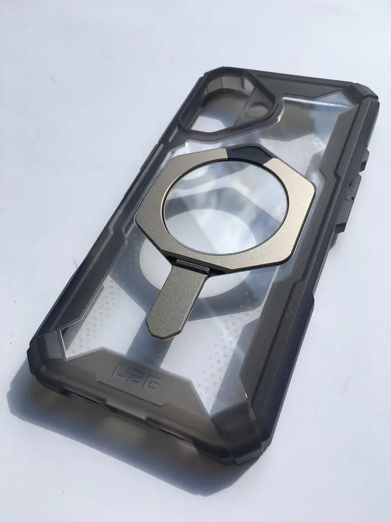 Чохол протиударний UAG Plasma XTE MagSafe для iPhone 16 (6.1") Ash/Titanium 1144761F3136 - фото 4
