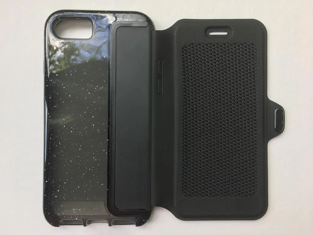 Чохол-книжка Tech21 Evo Wallet Active Edition протиударний для iPhone 6/6S/7/8/SE 2/3 2020/2022 Black - фото 8