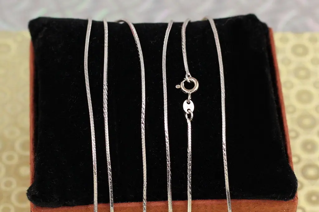 Ланцюг Xuping Jewelry квадратний жгут з малюнком 45 см 1 мм сріблястий